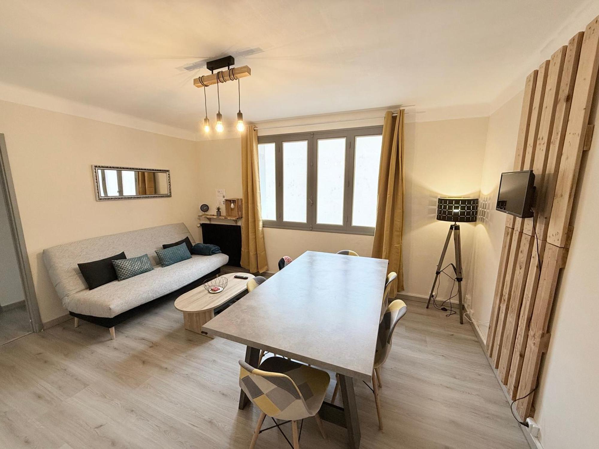 Les Arenes De Nimes - Centre Ville 10 Min Gare -Parking- 2 Chambres Exterior photo